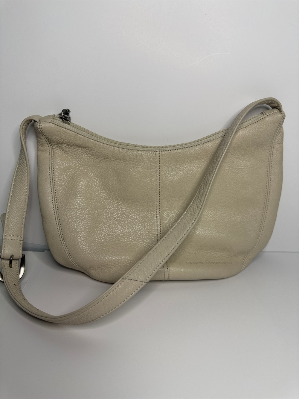 Stone Mountain Accessories Beige Cream Leather Shoulder Hobo